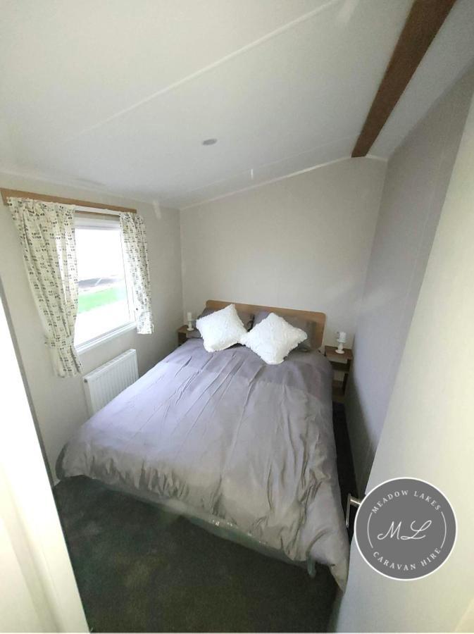 Palm Grove 181- Golden Palm - Pet Friendly, Wifi, Central Heating, Bed Linen - Meadow Lakes Caravan & Lodge Hire 查珀尔圣伦纳兹 外观 照片
